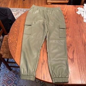 Steve Madden olive joggers size medium